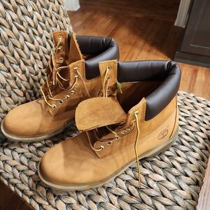 Timberland Tan Nubuck Leather Boots with Padded Collar